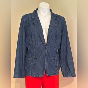 CHICOS  1 Button Blue Jean light Casual Jacket With Pockets Sz 2. 100 % Cotton.